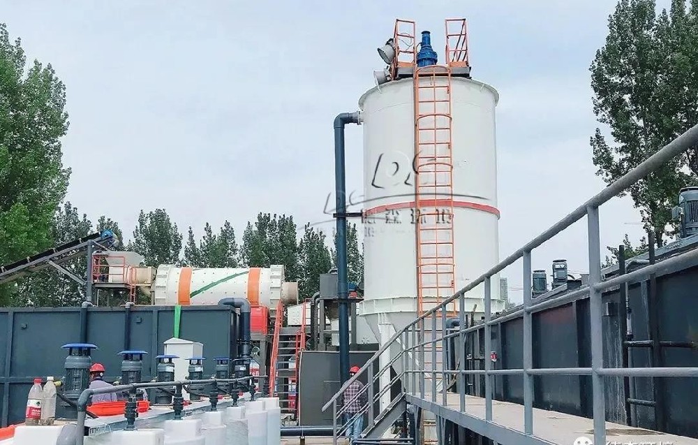 撬裝式河道淤泥清理淋洗設(shè)備.jpg 撬裝式河道淤泥清理淋洗設(shè)備修復(fù)現(xiàn)場.jpg